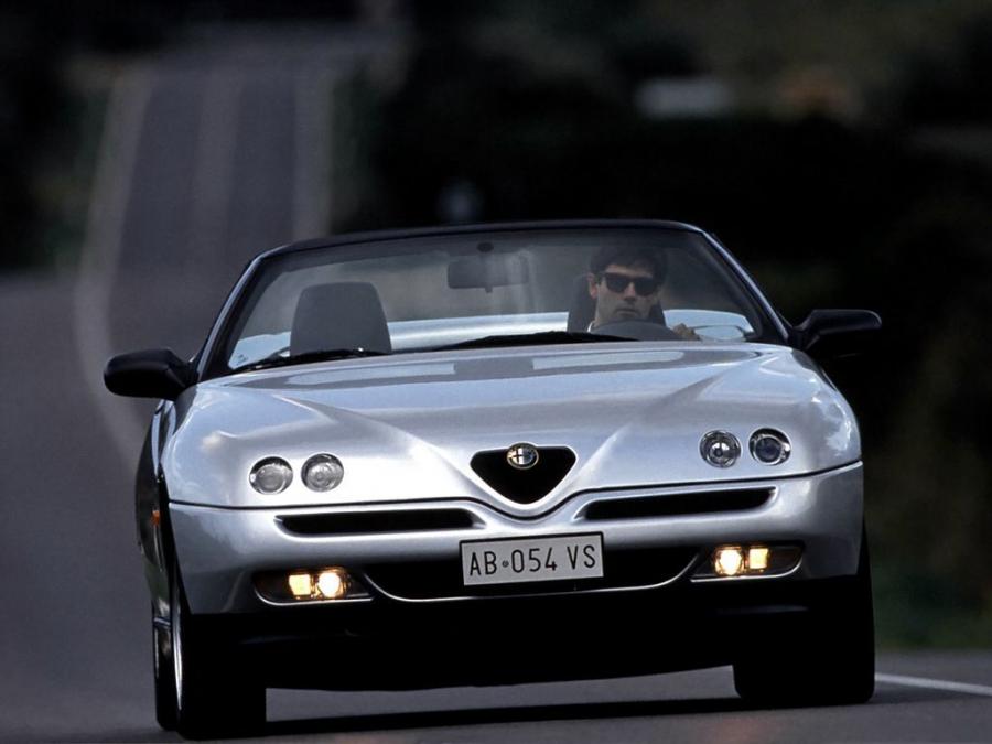  Alfa Romeo Spider (916S) 1995 года  (фото 24 из 26)